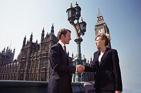 couple london big ben moving house relocation overseas expatriate expat moving day.jpg